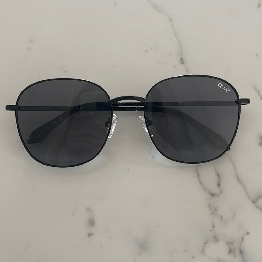 Quay Jezabell Black Polarized Sunglasses in new condition.